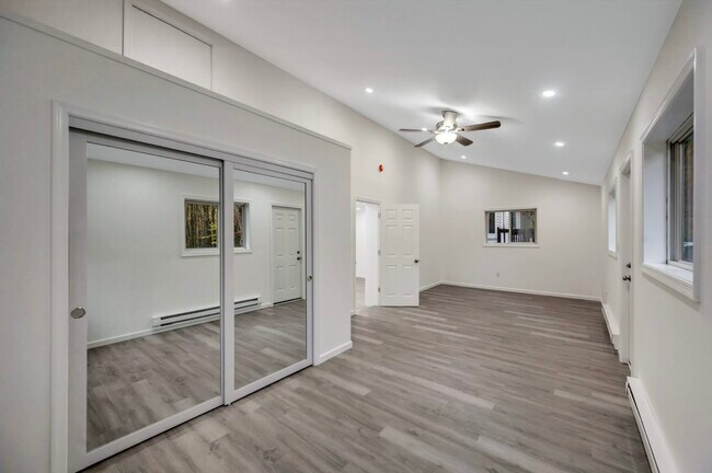 Building Photo - 752 Toll Rd