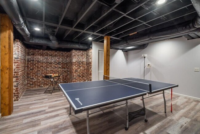 Building Photo - 2795 Bentwood Dr