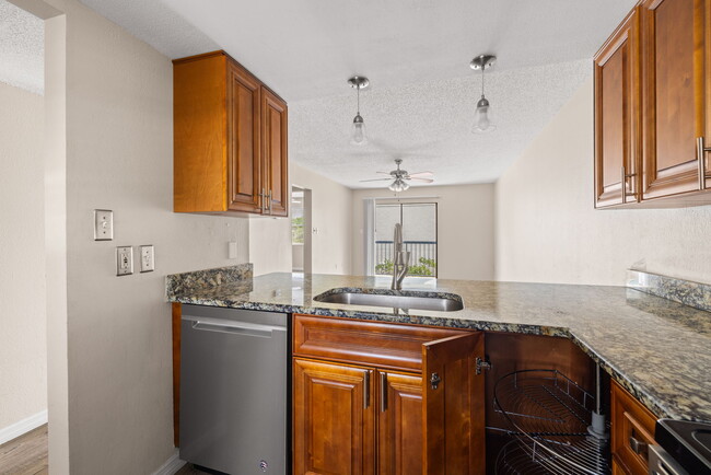 Building Photo - 5046 Terrace Palms Cir