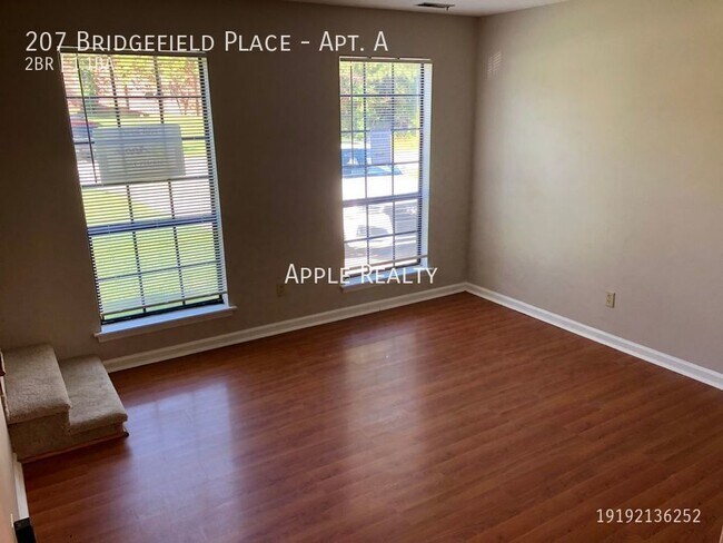 Building Photo - 207 Bridgefield Pl