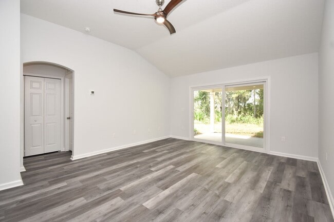 Building Photo - Modern 3BR/2BA Home in Desirable Westchest...
