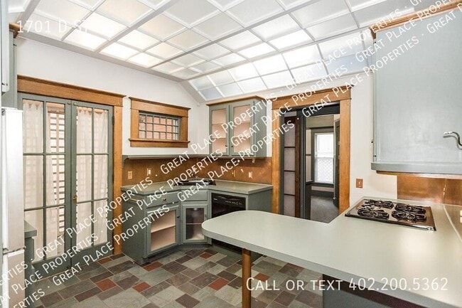 Building Photo - 1701 D St