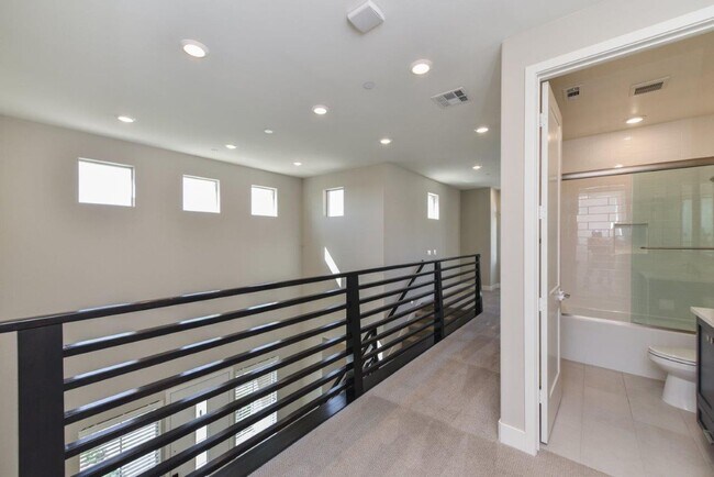 Building Photo - 4bd/4.5ba Single Family House w/ VIEW Gated Community Altair Irvine for rent