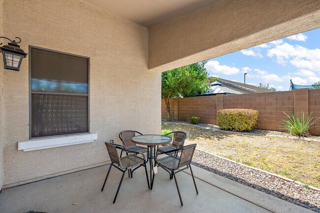 Building Photo - 2949 E Crescent Way