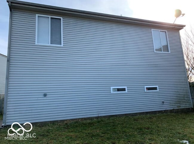 Building Photo - 684 Mountain Pine Dr
