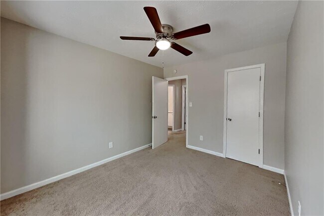 Building Photo - 2974 Sloans Way