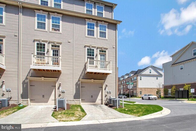 Building Photo - 8100 Miner St