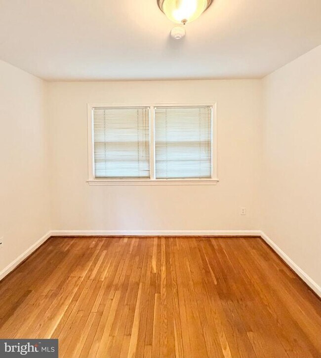 Building Photo - 3125 N Nottingham St