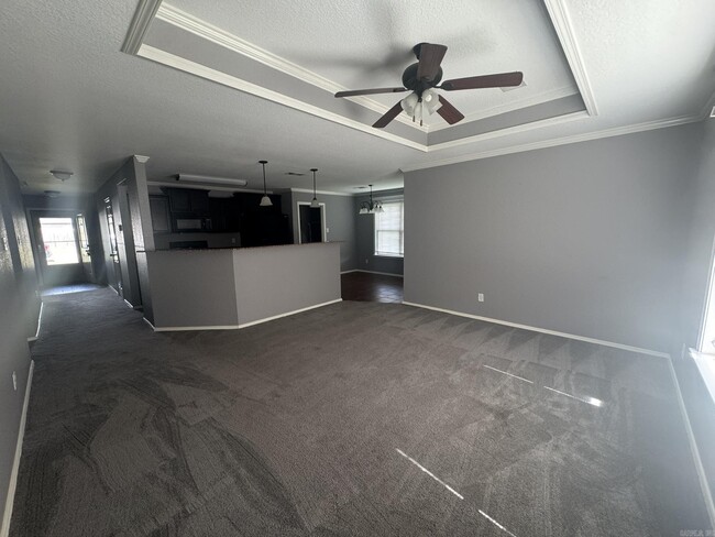 Building Photo - 200 Wildflower Dr