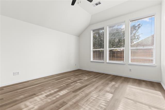 Building Photo - 2698 Lake Ridge Dr