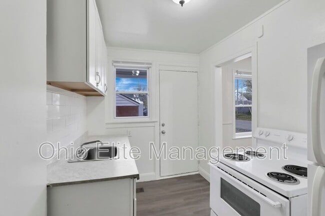 Building Photo - 2239 Homestead Dr