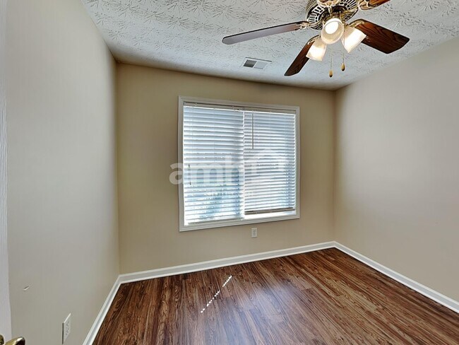 Building Photo - 177 Waters Edge Dr