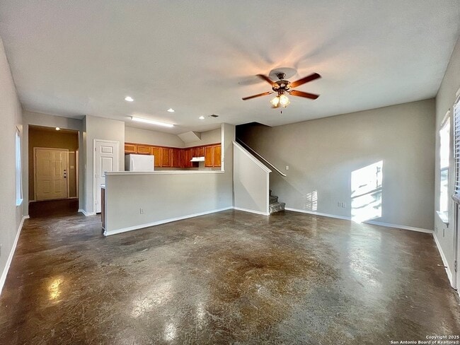 Building Photo - 5602 Golf Mist