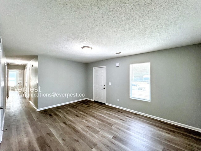 Building Photo - 3573 Russelwood Dr