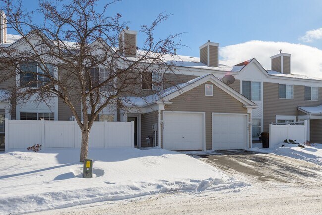 Building Photo - 2BD / 2BA Coon Rapids townhome. Completely renovated!!! Dont miss out!