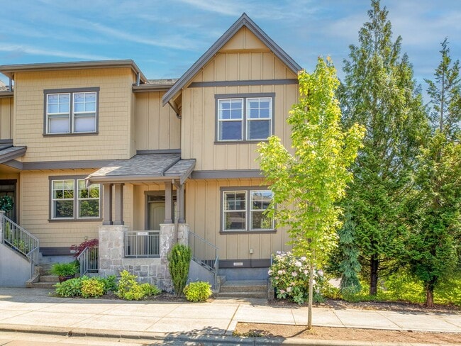 Building Photo - Must See! Luxury Townhome in West Sylvan Hills - Clubhouse/Pool/Garage!