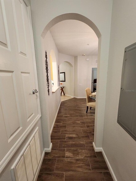 Building Photo - 4802 Cayview Ave