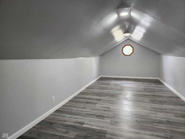 Building Photo - 106 S McCarty St