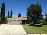 Building Photo - POOL!  Nice 3+2.5 Southwest Bakersfield - Laurelglen Area
