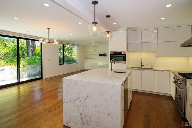 Building Photo - 19 Bayview Terrace