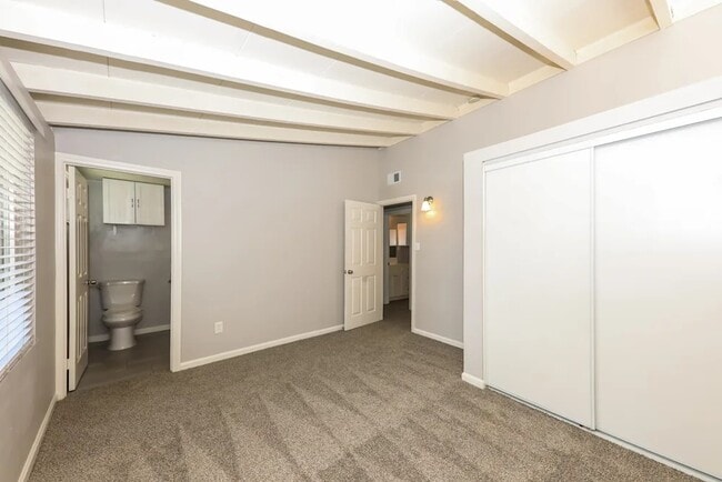 Building Photo - 227 S Louise Pl