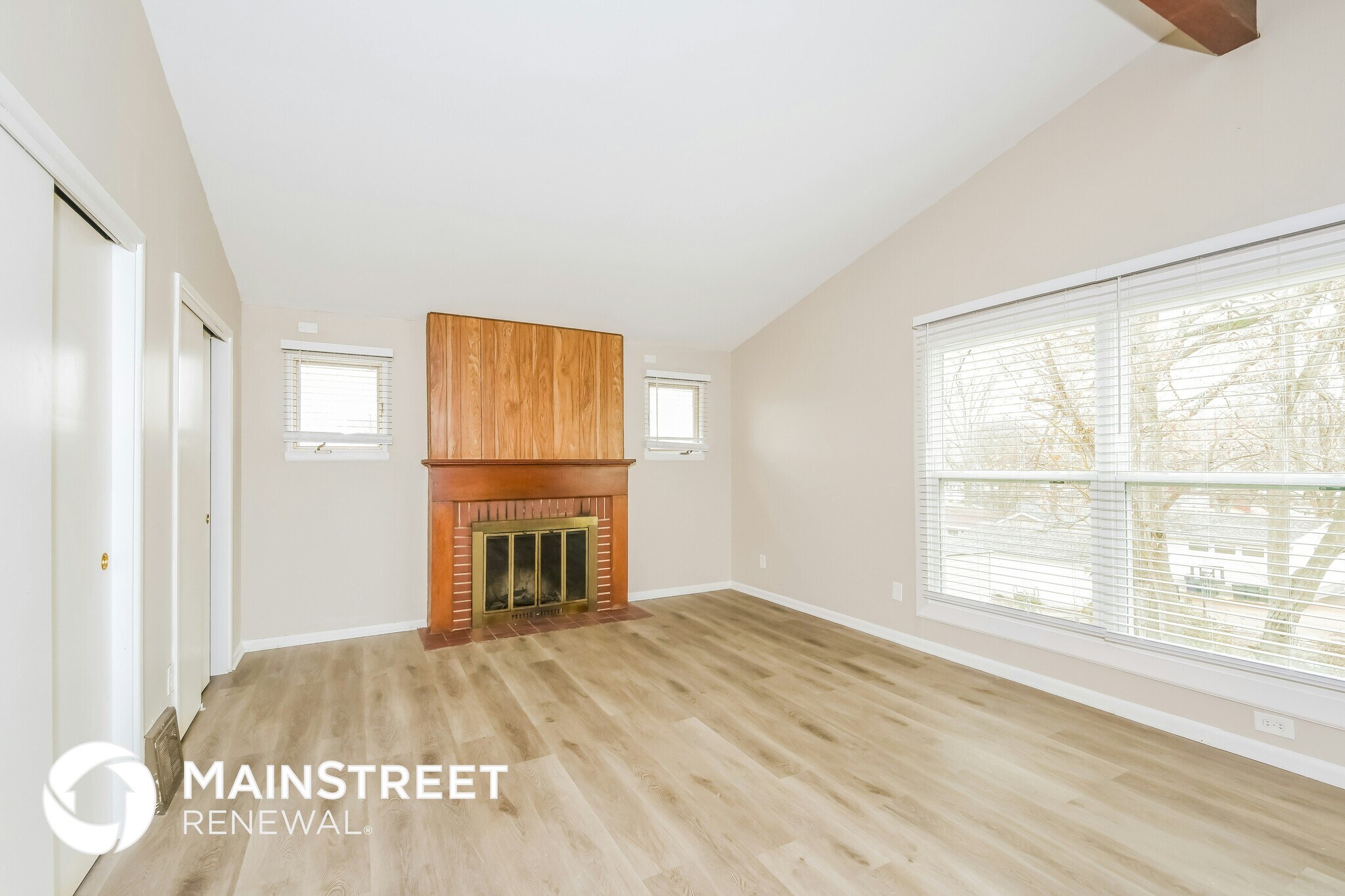 Building Photo - 600 Acorn Dr