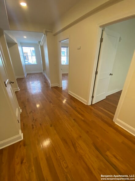 Building Photo - 123 Sutherland Rd