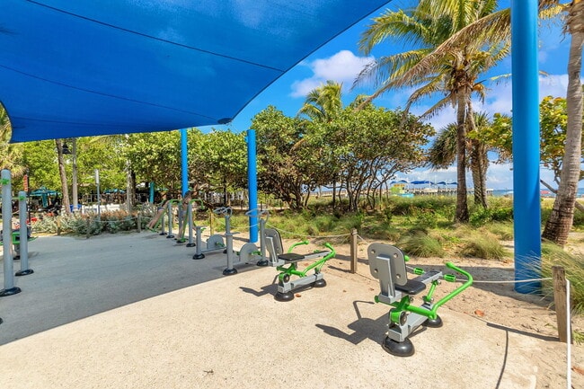 Building Photo - 750 N Ocean Blvd