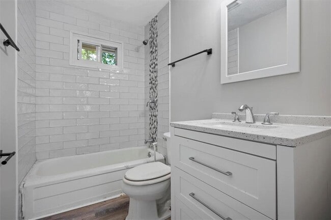 Building Photo - 190 Opal Dr