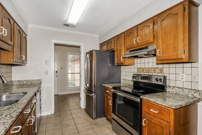 Building Photo - 5818 Southbend Ln