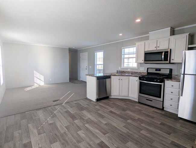 Primary Photo - 719 Virginia