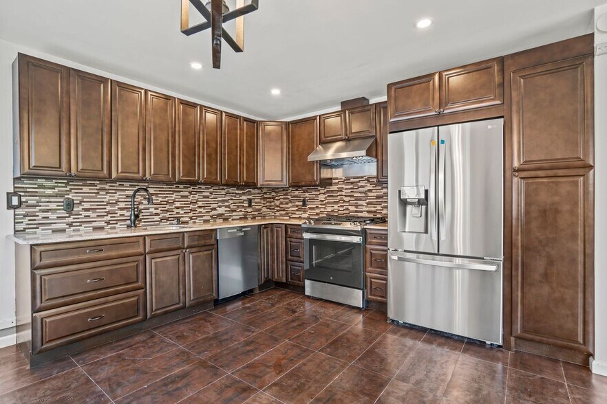 Building Photo - 17 Edgar Ct