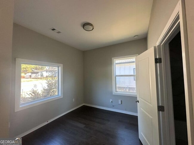 Building Photo - 1536 Montreat Ave SW