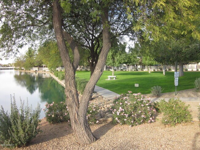 Building Photo - 20615 N Ventana Dr W