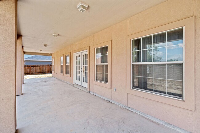 Building Photo - 103 Spike Run