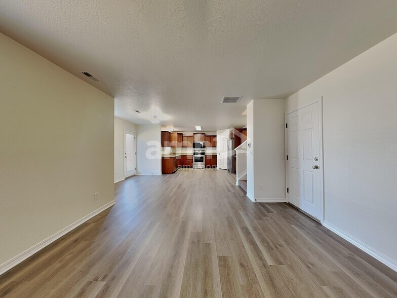 Building Photo - 3713 Winter Sun Dr