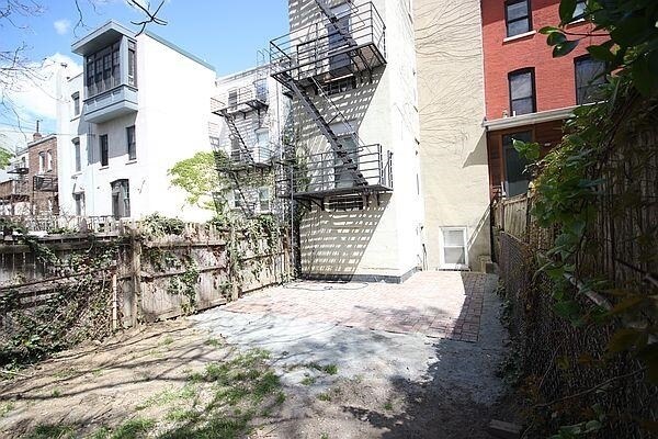 Building Photo - 124 Garden St