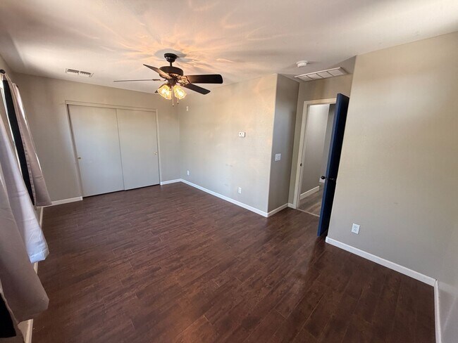 Building Photo - Renovated 5-Bedroom Corner Lot Home with Luxury Upgrades
