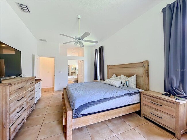 Building Photo - 2125 Emerald Green Cir