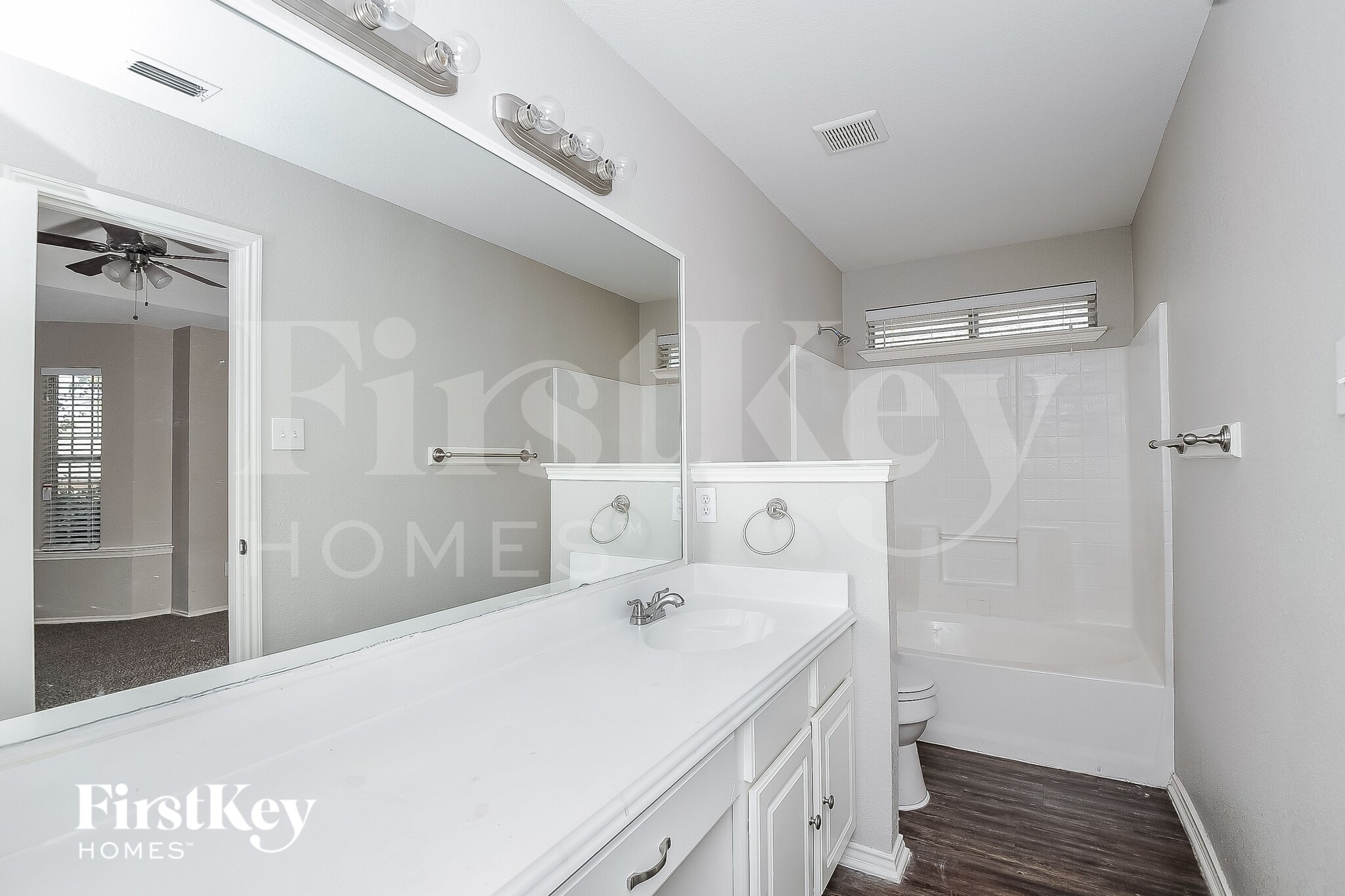 Building Photo - 2508 Esquire Dr