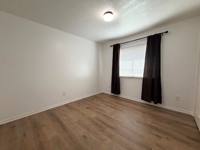 Building Photo - 24627 Cobble Canyon Ln