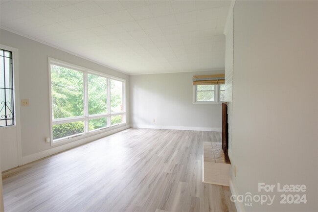 Building Photo - 111 Clement Dr