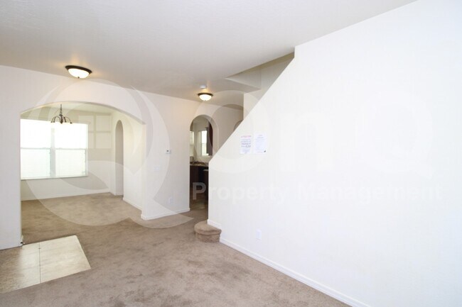 Building Photo - 3939 E Edna Dr