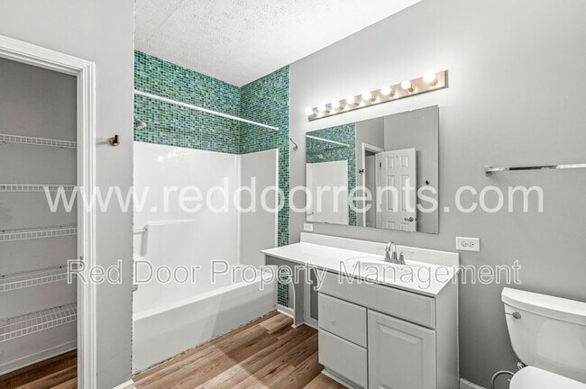 Building Photo - 5841 Hornbean Ct