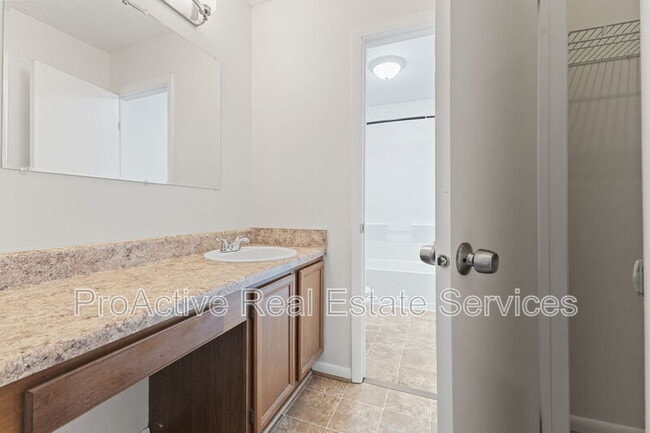 Building Photo - 5761 Luck Ln