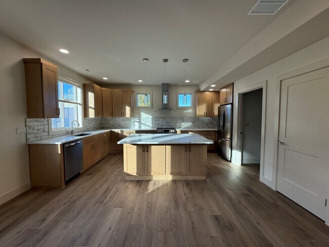 Building Photo - Now renting brand-new 3 bedroom, one Study/Den, 2.5 bathroom House