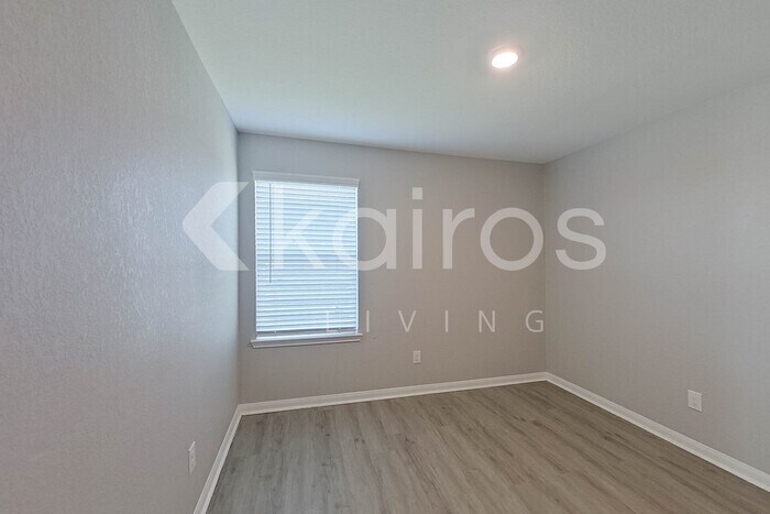 Building Photo - 5611 Littoral Rd