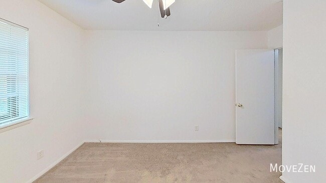 Building Photo - 5813 Nottoway Ct