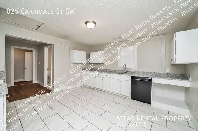 Building Photo - 825 Carridale St SW