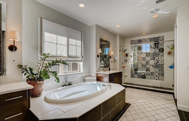 Building Photo - Executive & Modern 5BR/4BA Luxury Home. MO...